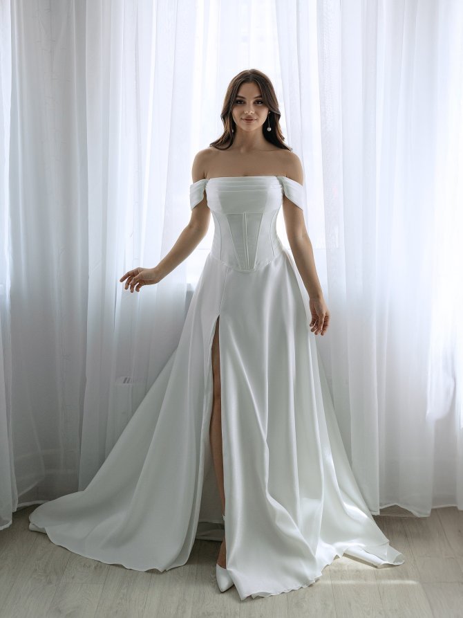 Свадебное платье минимализм с открытыми плечами винтаж. Модель ТР 10, фото 1