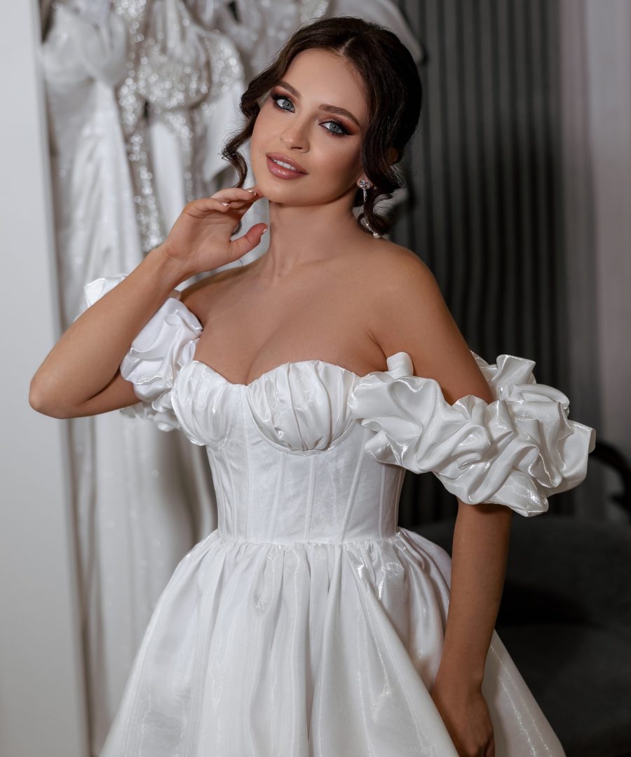 Свадебное платье мини пышное с открытыми плечами. Модель М 201/1, фото 2